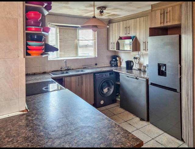 3 BEDROOM HOUSE FOR SALE IN TUSCANY GLEN